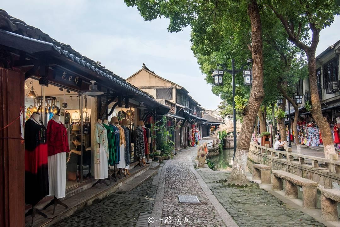 贵州电商消费季丨“超级星期六”及粉丝答谢会专场直播促销举行
